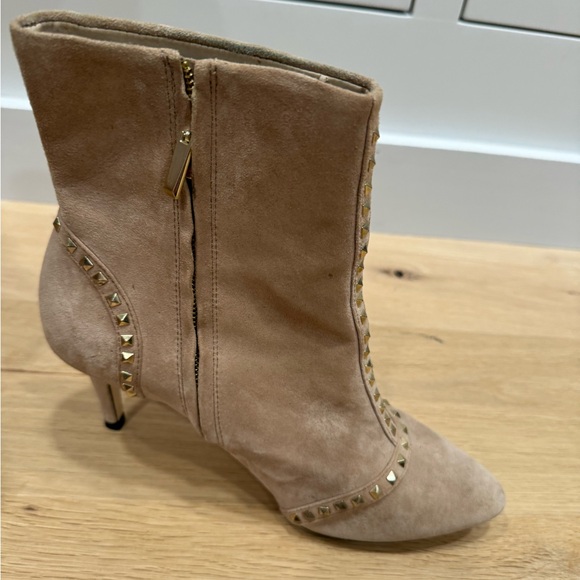 Zara booties with gold stud embellishments - Picture 7 of 8